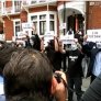 Лондон протест в солидарност с Джулиан Асанж